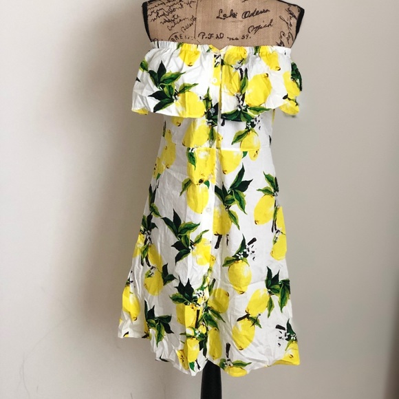 Dresses & Skirts - Lemon print dress